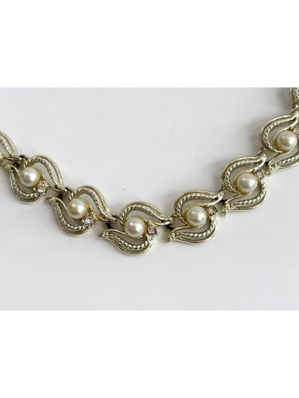 Faux Pearl Accented Vintage Gold Toned 80's Vintage Choker Necklace